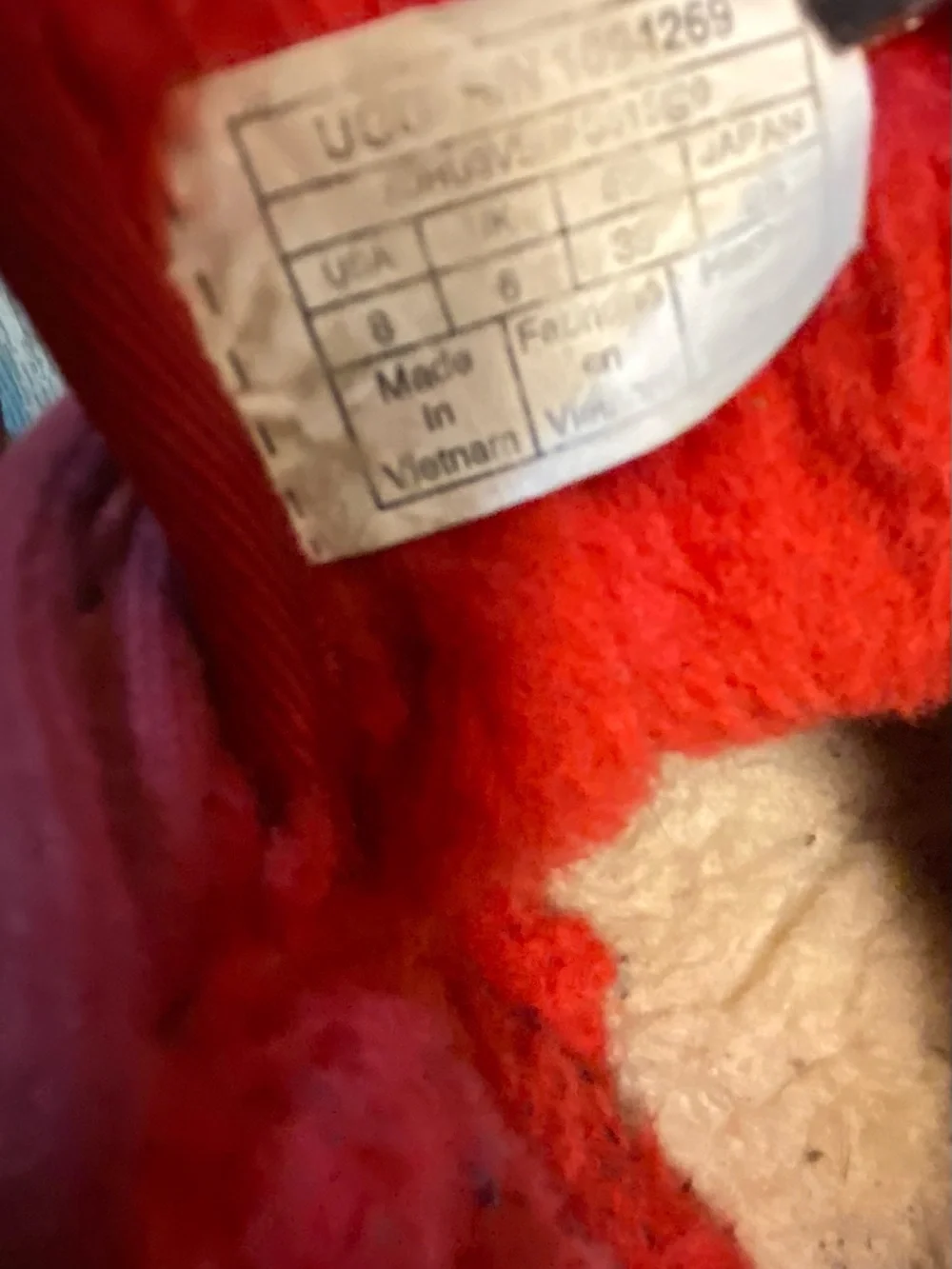 UGG NEUMEL RED WOMENS BOOTS SIZE 8